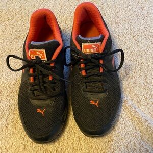 Puma Women's Black and coral Sneakers